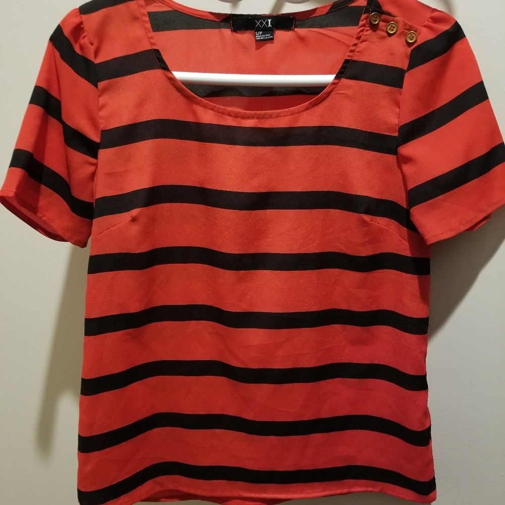 (S) XXI Forever 21 Red and Black Stripe Short Sleeve Tee Lightweight Casual